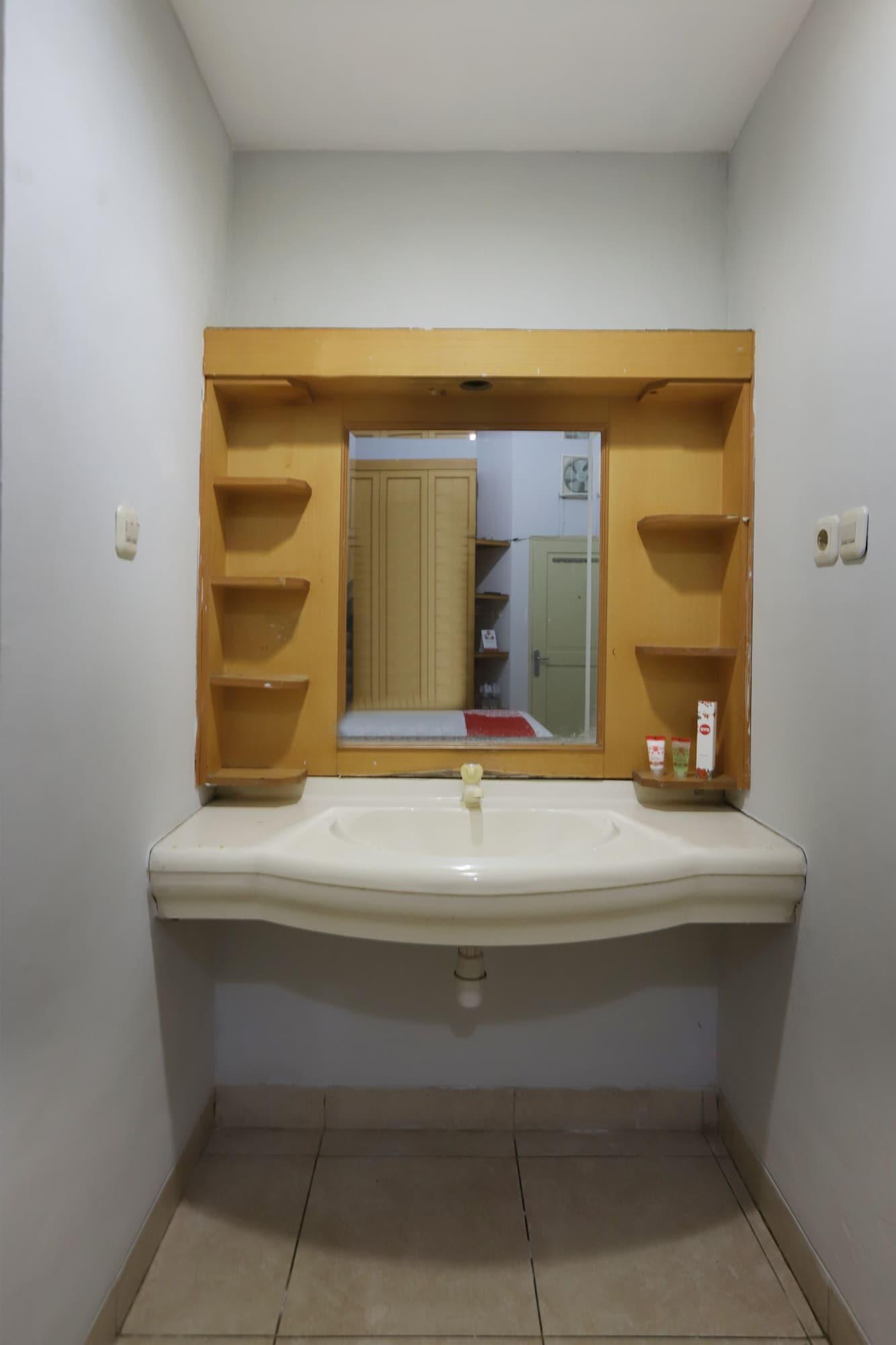 Capital O 297 45 Residence Jakarta Luaran gambar